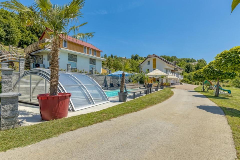 Private Wellness Apartment Trebnje Buitenkant foto